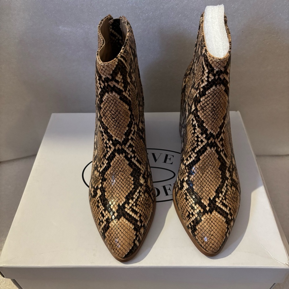 NIB Steve Madden Tan Julianna Pointed Snake Embossed Boot